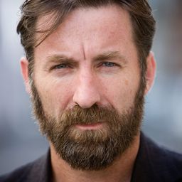 安東尼奧·德拉托雷 飾演 Paco