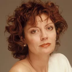 蘇珊·莎朗頓 飾演 Millie