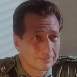 Louis Roth - 與鴨共舞演員 飾演