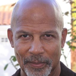 Michael Warren - 蝴蝶小姐演員 飾演Roy Stradden