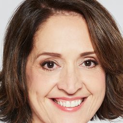 Elena Campbell-Martinez - 推動搖籃的手演員 飾演Marta Morales