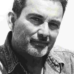 Peter Gonzales Falcon 飾演 Fellini, Age 18