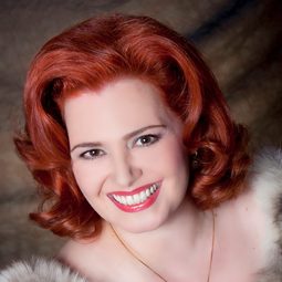 Florina Kendrick 飾演 Dracula's Bride