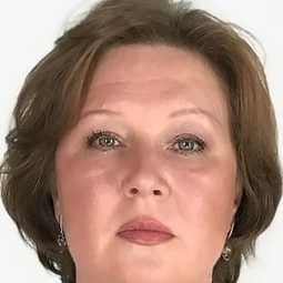 Yuliya Zorkina 飾演 Baba Yaga (voice)