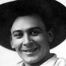 Hooper Atchley - Pack Up Your Troubles演員 飾演Booking Agent