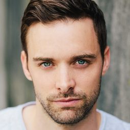 安德魯·鄧巴 - Taking a Shot at Love演員 飾演Matt