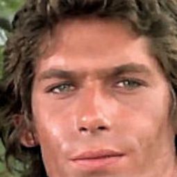 Christian Hay - 倫敦上空的鷹演員 飾演Gaston