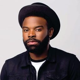 蓋博·阿佛拉揚 - 英雄利沙比：農民起義演員 飾演Odunbamitefa