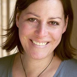 Rebecca Root 飾演 Dr. Addis