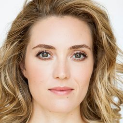 艾芙琳·布荷許 - 兄妹情誼演員 飾演Eloïse