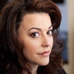 Misty Lee 飾演 Red Sonja (voice)