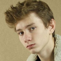 安達殊 飾演 Daniel Guéret, dit Microbe