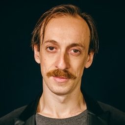 Niccolò Senni 飾演 Bruno a 15 anni