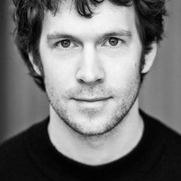 Dominic Marsh 飾演 Harry Witherspoon