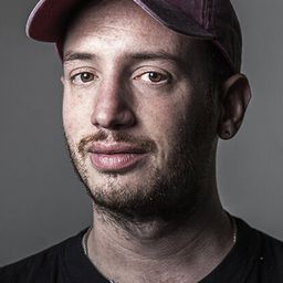 Martín Rechimuzzi 飾演 Actor teatro under