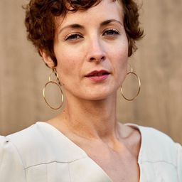 Irene Anula 飾演 Irene