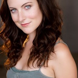 Anna Ross 飾演 Jessica