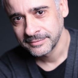 Dinarte Branco 飾演 Deputado 1