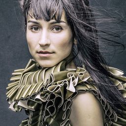 Laleh Pourkarim 飾演 Self