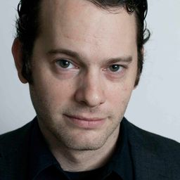 Joey Zimmerman 飾演 Dylan Piper Cromwell