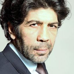 湯塞·沙爾曼 飾演 Aslan Türksönmez