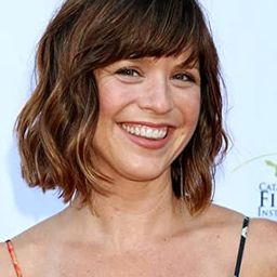 Marisa Brown 飾演 Rebecca