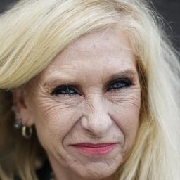 Sanne Salomonsen 飾演 Grethe