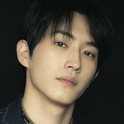 杉野遙亮 - 我是她的、俘虜演員 飾演Subaru Tojo