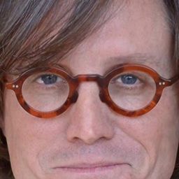 Greg Cope White 飾演 Donovan Haskell