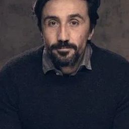 Massimo De Santis 飾演 Gaetano