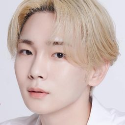 金起範 - MY SHINee WORLD 15 週年大電影演員 飾演Self