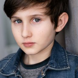 Dashiell McGaha-Schletter 飾演 Tiger (voice)