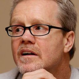 Freddie Roach 飾演 Self