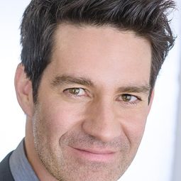 Michael Chandler 飾演 Morgan