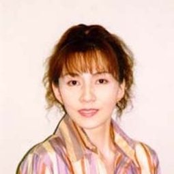 島津 冴子 飾演 Shinobu (voice)