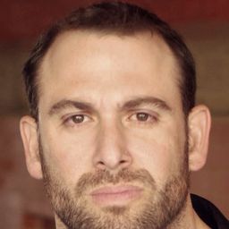 Stink Fisher 飾演 Adam 'Boss' Ryker