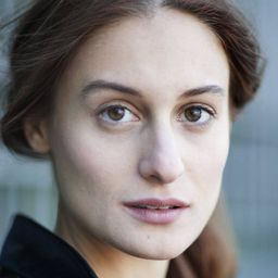 Rebecca Sisti 飾演 Gabriella