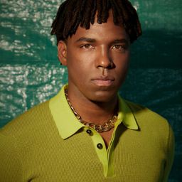 Mark Clennon 飾演 Benjamin