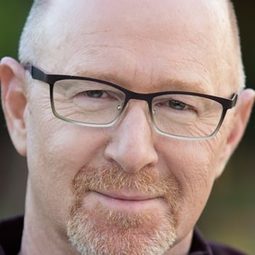 亞倫·魯斯汀 飾演 Monk