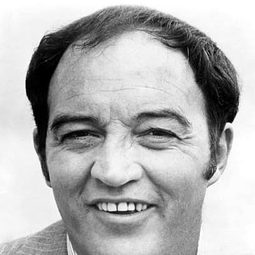 喬·桑托斯 飾演 Ibarra