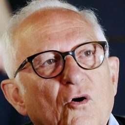 Charles Tordjman 飾演 Edouard 'Nord' Nordman