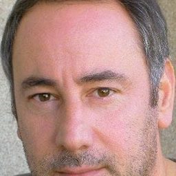 Jeff Bigot 飾演 M. Goldstein