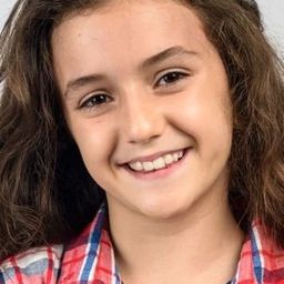 亞麗杭卓拉·霍華 飾演 Juana