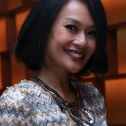 恩迪塔 飾演 Rika Muchtar