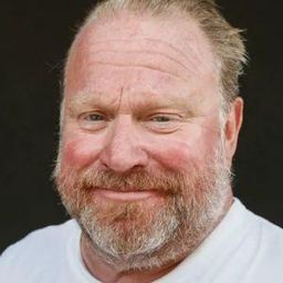 克萊斯·馬姆伯格 飾演 Tommy La Diva