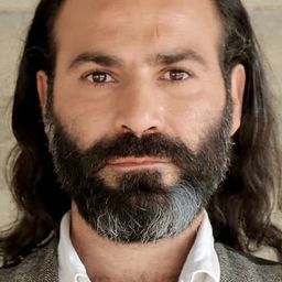 Jalal Altawil 飾演 Bashir