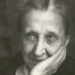 Pupella Maggio 飾演 Maria Di Vita (aged)