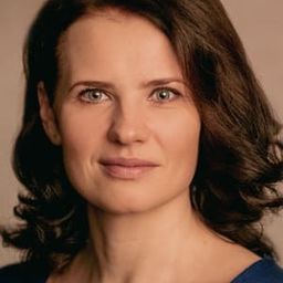 維多莉亞·戈洛德茨卡亞 飾演 Aleksandra Janicka