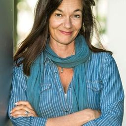 Malin Lind Lagerlöf - 他和她編劇