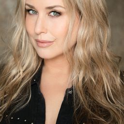 Alex Rose Wiesel 飾演 Gala (voice)